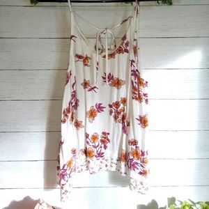 Wallflower flowy tank